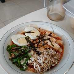 A picture of Ramen+teobokki lidah indo.