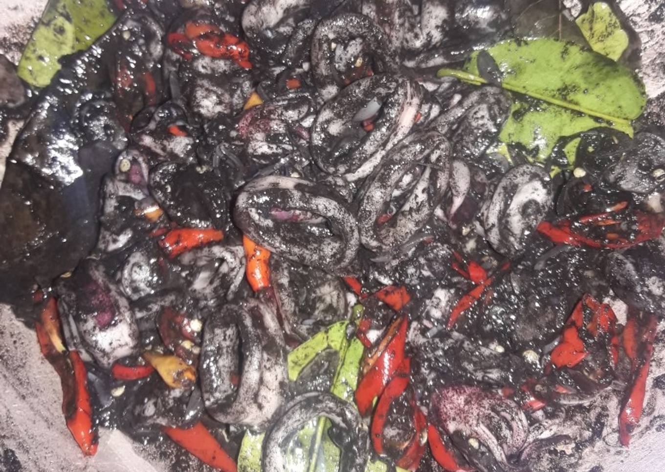 Cumi-cumi tinta hitam