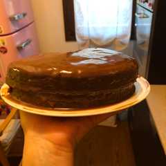 Foto di Torta cioccolatosa con le uova di Pasqua 🐣