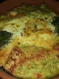 Puré de brócoli gratinado y huevo escondido