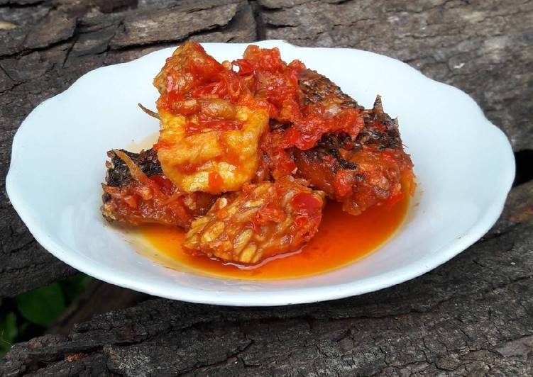 Bumbu meracik Mujair,tahu,tempe Balado yang enak