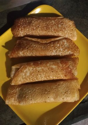 গুড়ের পাটিসাপটা (Gurer patisapta recipe in Bengali) রেসিপির প্রধান ছবি