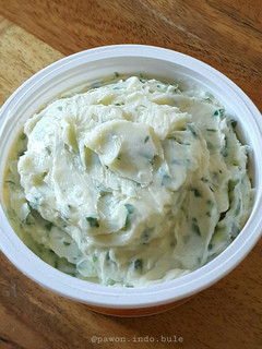 A picture of Garlic Butter Spread.