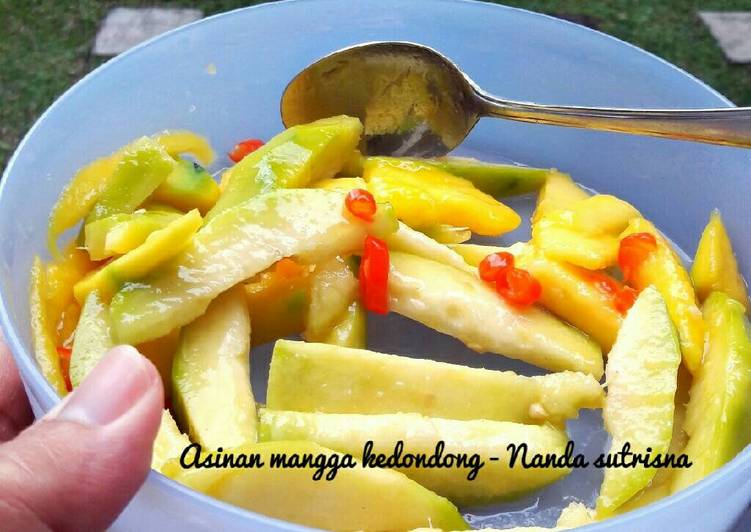 Bagaimana Membuat Asinan mangga kedondong yang Menggugah Selera