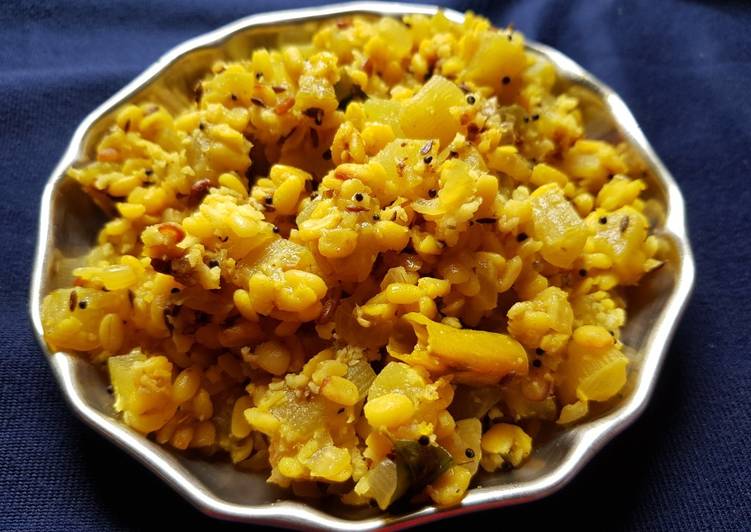 Simple Way to Prepare Favorite Bottlegourd moong dal Poriyal/ Stir-fry