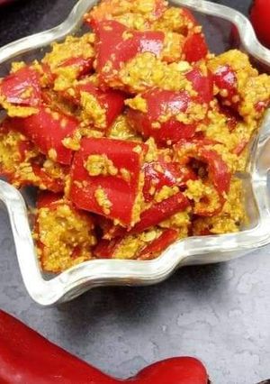 A picture of Red chilli aachar.
