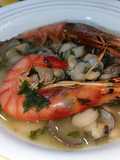 Judías del ganchet con almejas japonesas y gambas rojas