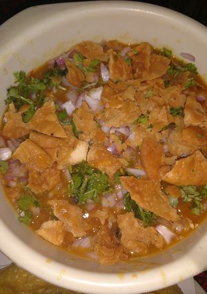 A picture of Kathiyawari choly.