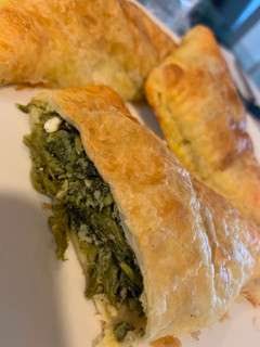 Una foto de Pastel de espinaca (Spanakopita)