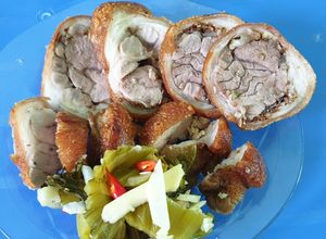 Hình của món Bắp giò heo rút xương chiên giòn.