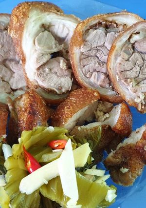 Hình của món Bắp giò heo rút xương chiên giòn.