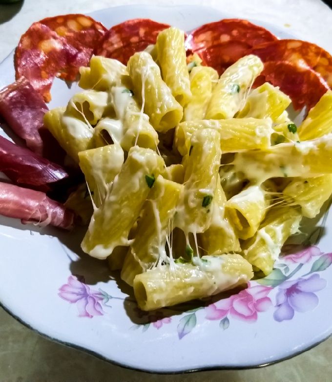 Una foto de Pasta di 4 formaggi (pasta a los 4 quesos)