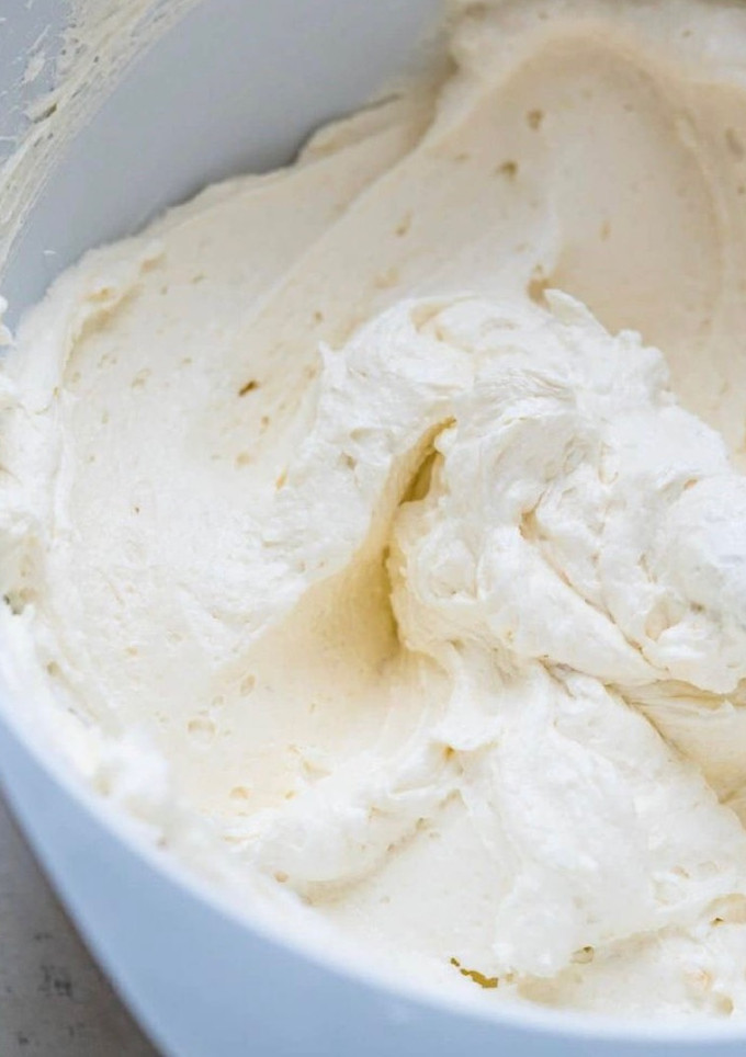 A picture of Buttercream Frosting.