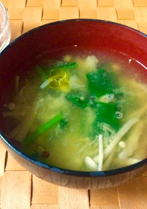 A picture of Miso Soup with Enoki Mushrooms and Komatsuna.