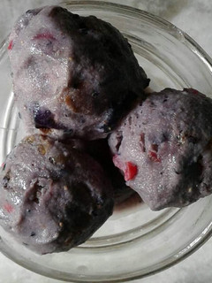 A picture of Berry blast ice cream.