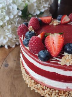 Epres vanília mousse torta gluténmentesen recept fotója
