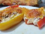 Pimientitos dulces rellenos de queso crema, tocineta y cheddar
