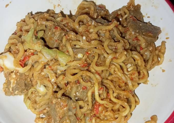 Bagaimana Membuat Mie goreng hati sapi yang Lezat