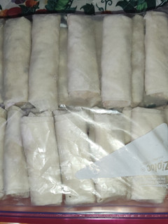 A picture of Cheesy Chicken Spring Roll.