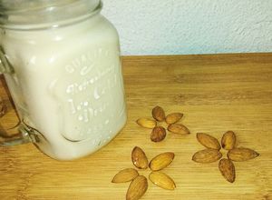 Una foto de Bebida de almendra 🍶