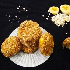 2 Ingredients Oats Cookies A picture of 2 Ingredients Oats Cookies.