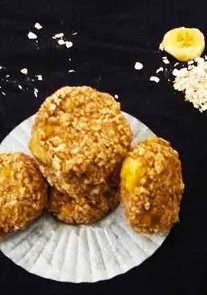 A picture of 2 Ingredients Oats Cookies.
