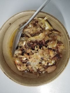 Hình của món Vụn cá hồi sốt bơ tỏi.