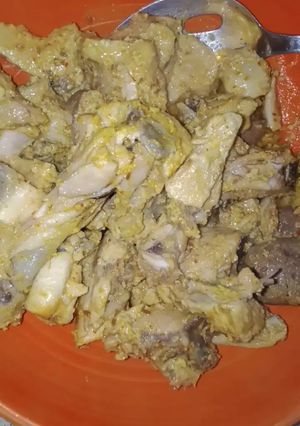 A picture of White chicken karahi.