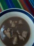 Caldo de cerveza y pierna de cerdo a la mexicana