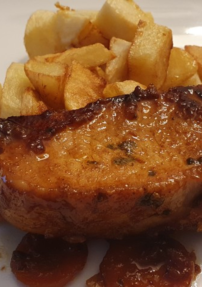 Una foto de Lomo adobado asado en cazuela