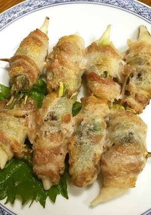 A picture of Grilled Skewers of Pork-Wrapped Myoga Ginger.