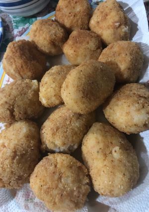 Una foto de Croquetas de arroz con jamón y queso