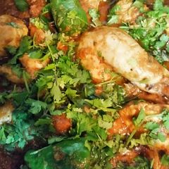 A picture of Balti chicken.
