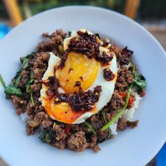 A picture of Spicy Beef and Spinach.
