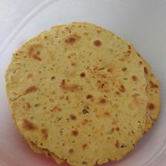 A picture of Masala khakhra.