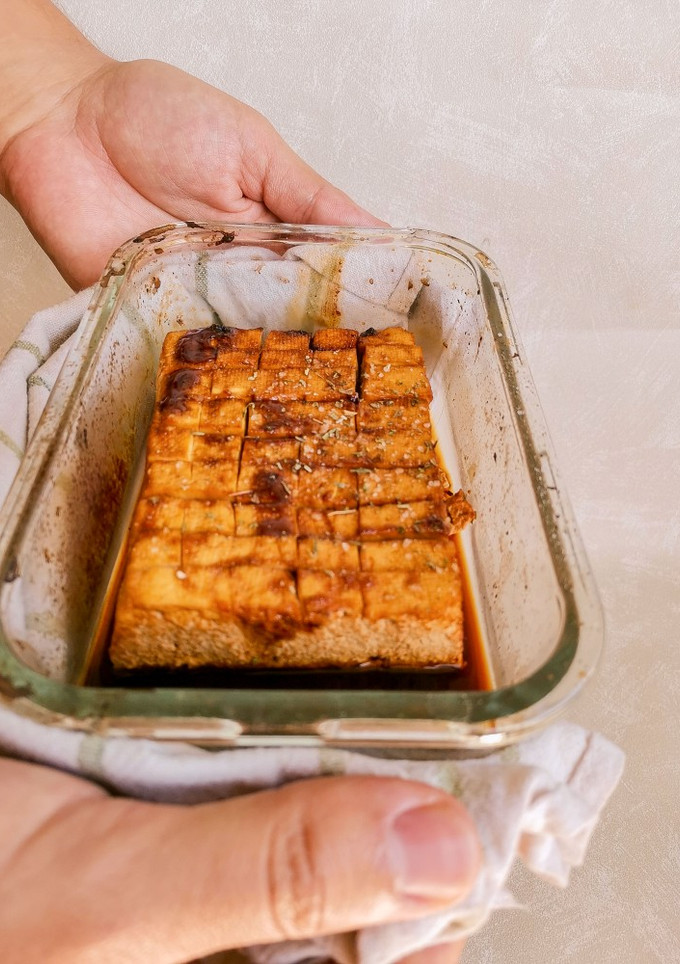 Una foto de Tofu marinado al horno