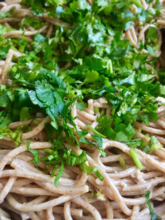 Una foto de Pasta rápida integral..ÑAMI😋🌿🥄🍴🥄🍴🍽🍽🍝🍝🍝🍝