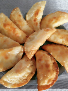 Una foto de Empanadillas de queso crema y Jamón york