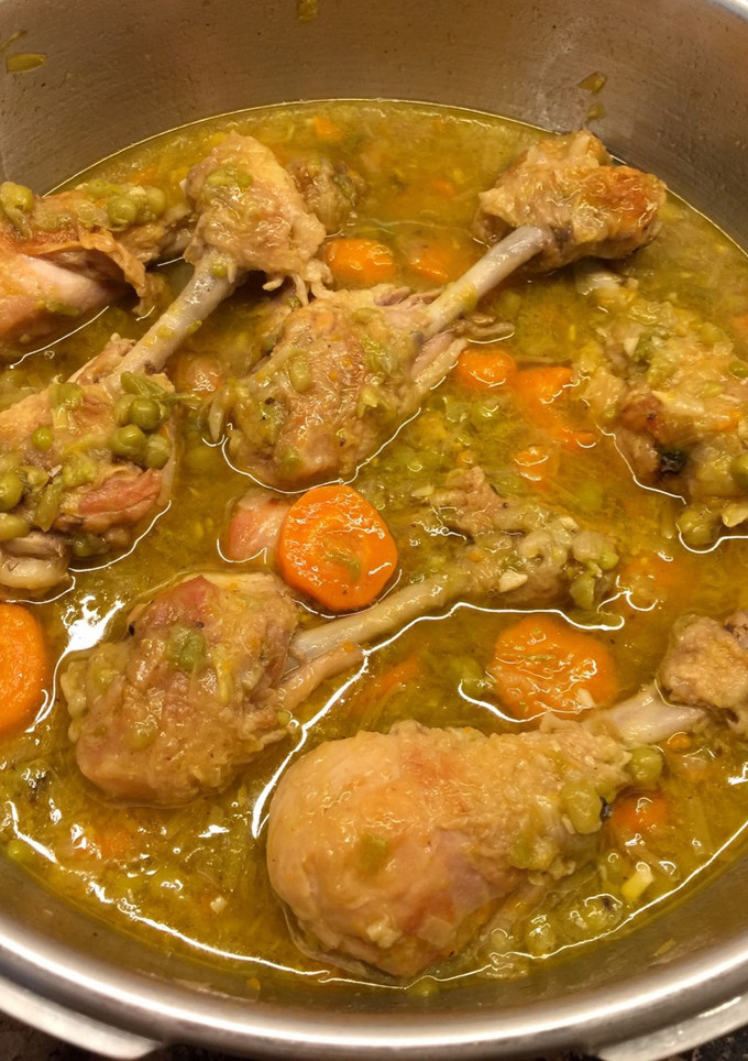 Una foto de Muslitos de pollo en salsa