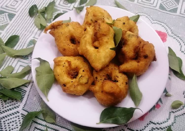 2 Lentils Medu Vadas