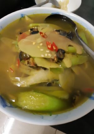 Hình của món Ốc nấu măng chua.