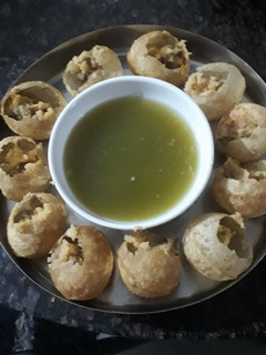 પાણીપુરી(pani puri recipe in Gujarati) રેસીપી મુખ્ય ફોટો