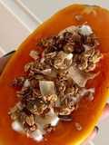 Papaia com Iogurte e Granola