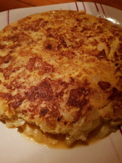 Una foto de Tortilla de patatas y bacalao