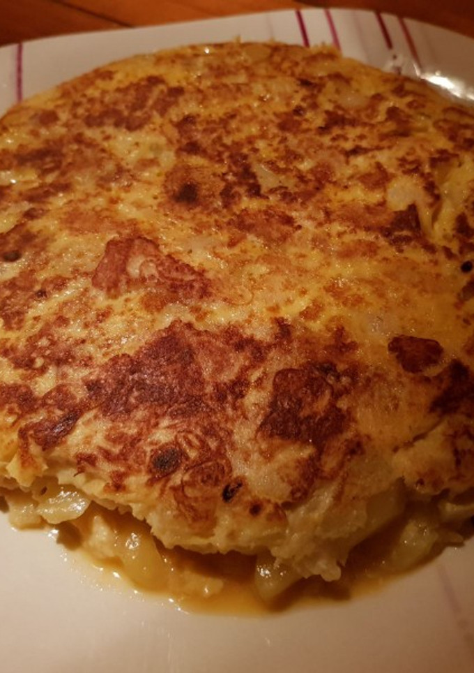 Una foto de Tortilla de patatas y bacalao