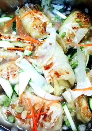 Una foto de Sopa de Rollitos de Repollo y Vegetales