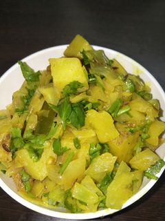 कोबी-बटाटा भाजी रेसिपी चे मुख्य फोटो 