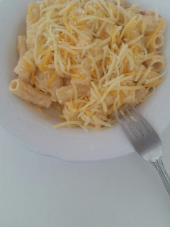 Una foto de Tortiglioni ala carbonara & queso
