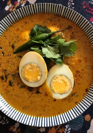 A picture of Egg Masala curry.