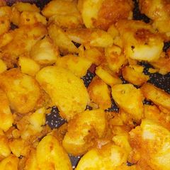 A picture of Crispy fried potatoes.